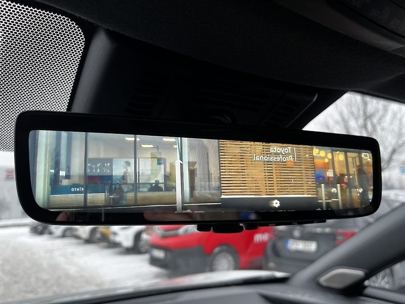 Toyota C-HR 2.0 Plug-in Hybrid ODBĚR IHNED - fotka 27 z 29