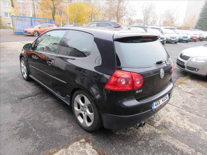 Volkswagen Golf 2,0 i GT 147KW Remus - fotka 4 z 28