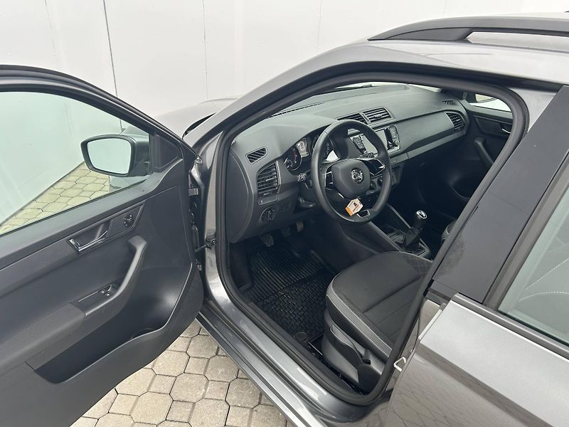 Škoda Fabia Tour Ambition 1,0TSI - fotka 5 z 23