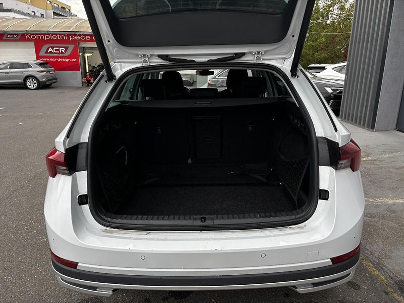 Škoda Octavia (2023)  Combi Scout 2.0 TDI (147 kW)  - fotka 14 z 14