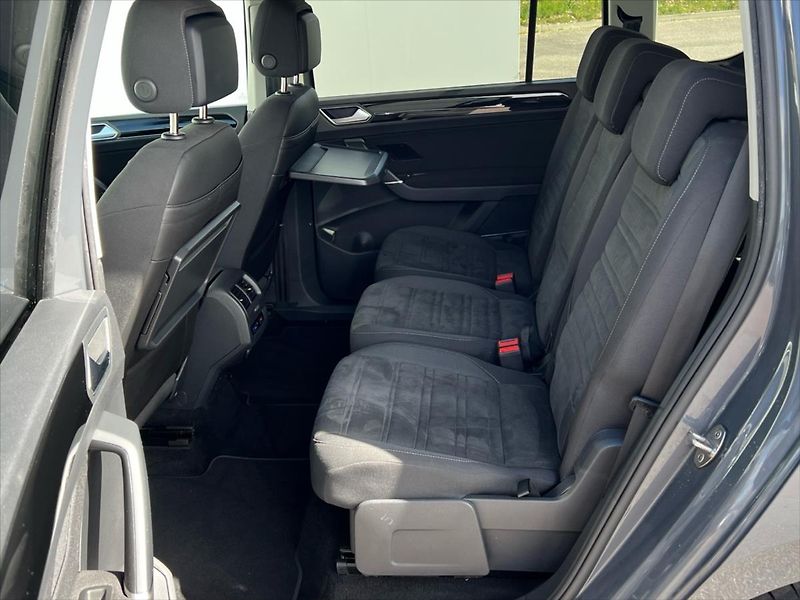 Volkswagen Touran 2,0 TDi 110kW 7DSG HIGHLINE  R - fotka 13 z 25