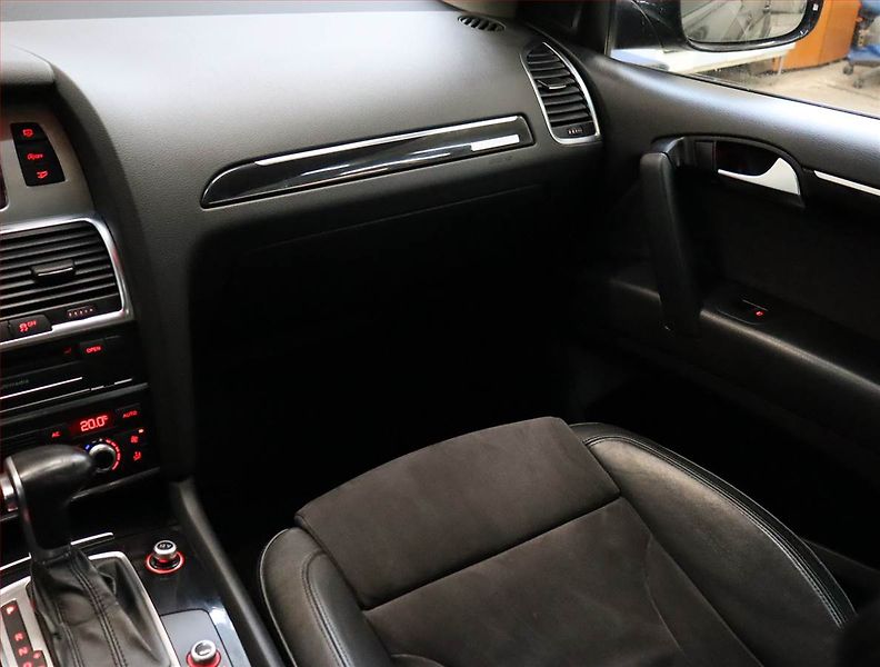 Audi Q7 (2012) 3.0 TDI, 4X4, Automat, 7 míst - fotka 8 z 23