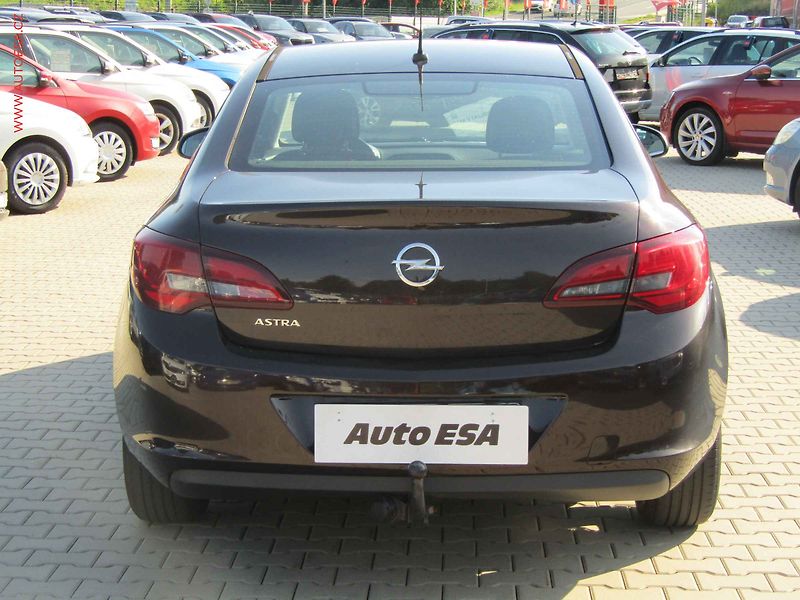 Opel Astra (2014) 1.6i, ČR, servis.kniha - fotka 5 z 20