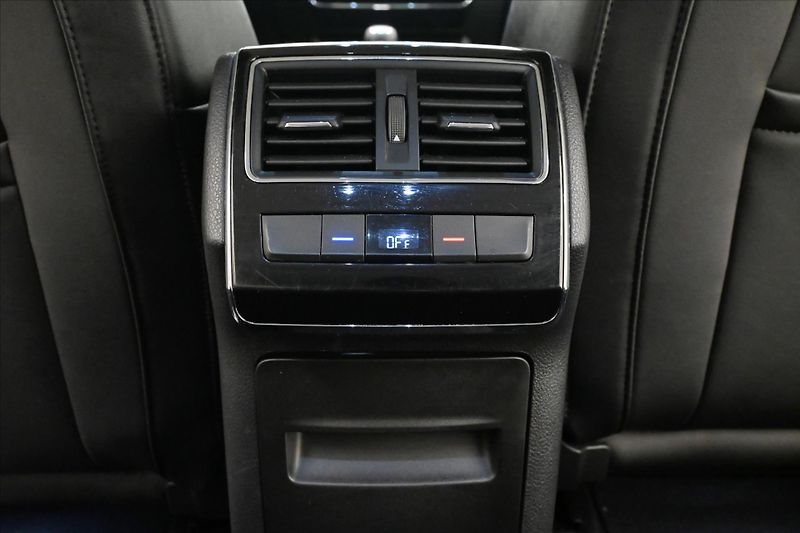 Škoda Superb 2,0 TDI 147kW STYLE DSG Záruka - fotka 22 z 33
