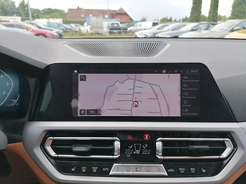 BMW Řada 3 (2022) 2.0 318IA 115kW Kůže - fotka 12 z 36