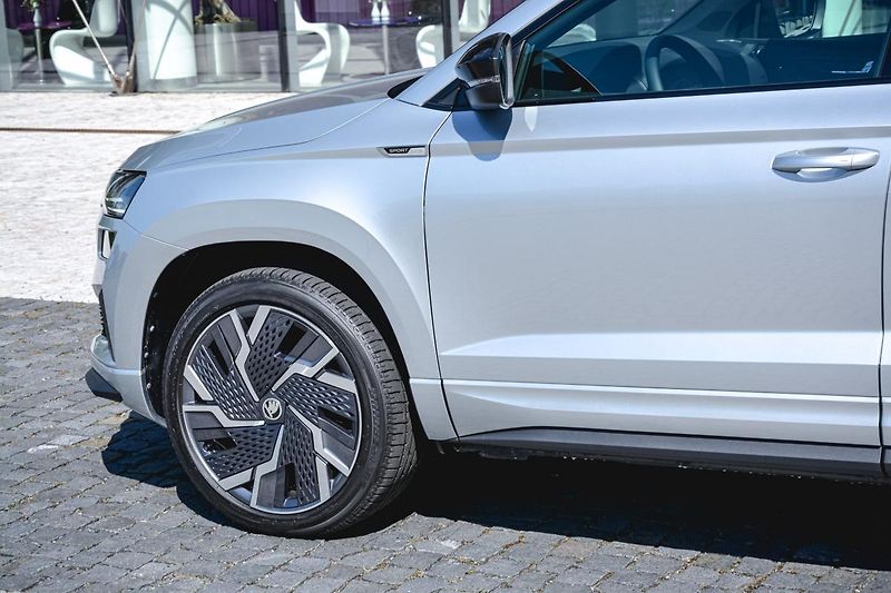 Škoda Karoq 2,0Tdi Exclusive 7ST DSG 4x4 Z - fotka 8 z 33