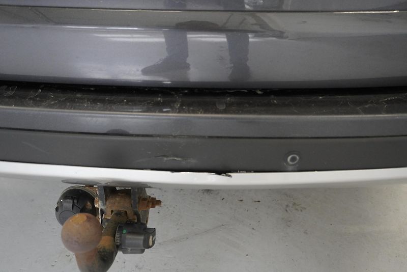 Toyota RAV4 2,5 HYBRID 4X2 AUT. - fotka 28 z 30