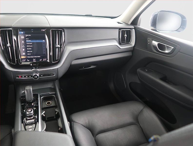 Volvo XC60 (2019) B4 AWD - fotka 8 z 15