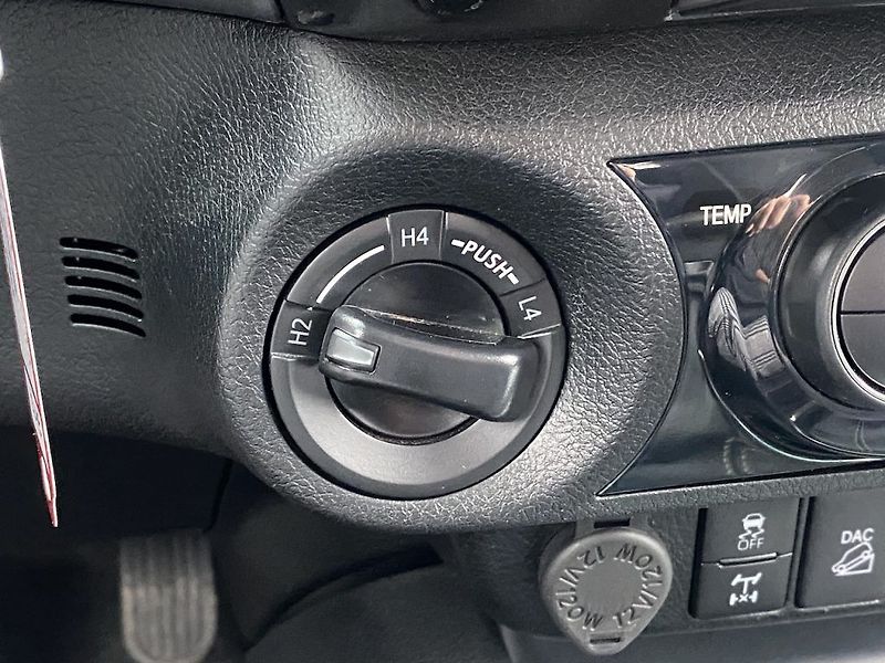 Toyota Hilux 2.4D, ČR-1m, Active, 4x4, DPH - fotka 25 z 33