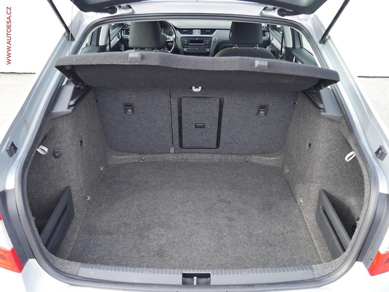 Škoda Octavia (2013) 2.0 TDi, ČR, Elegance, DSG - fotka 7 z 20