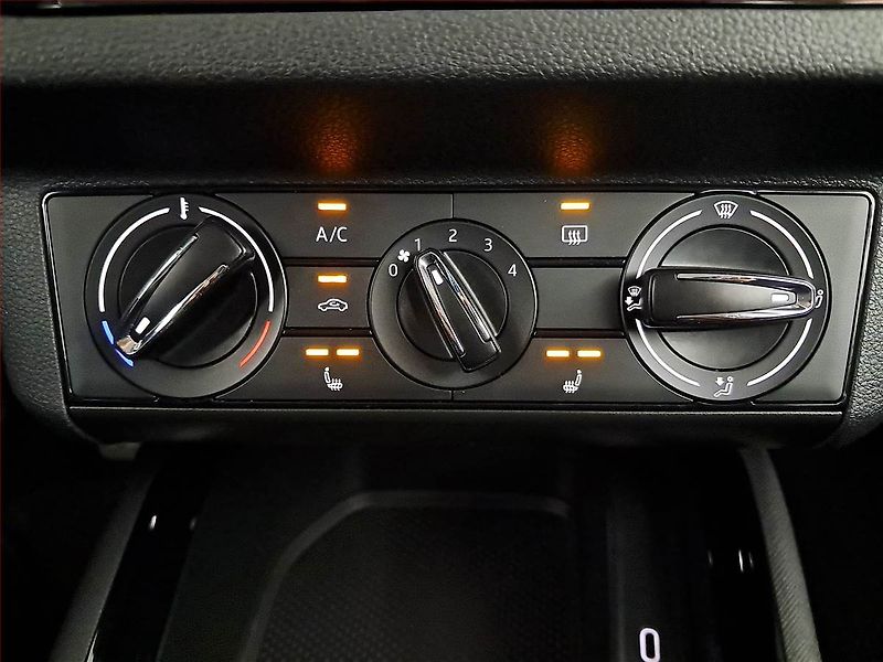 Škoda Scala (2020) 1.0 TSI, Tempomat - fotka 15 z 19
