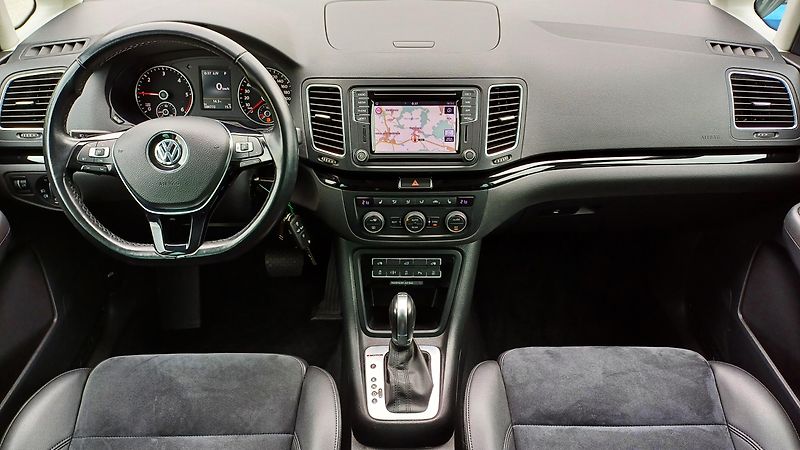 Volkswagen Sharan TDI 130kW 4Motion 7míst Tažný - fotka 12 z 17