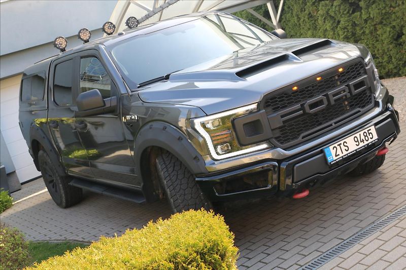 Ford F-150 5,0 V8, hardtop - fotka 11 z 64