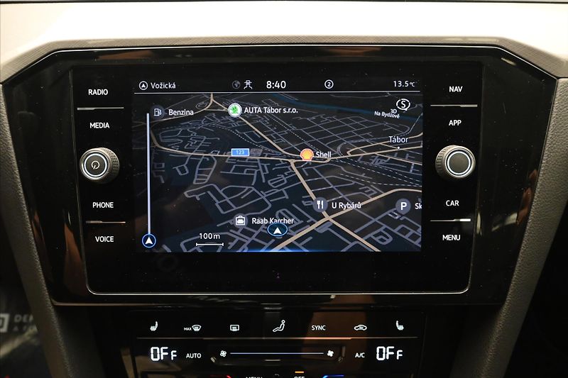 Volkswagen Passat 2,0 TDI 110kW DSG Business Zár - fotka 20 z 32
