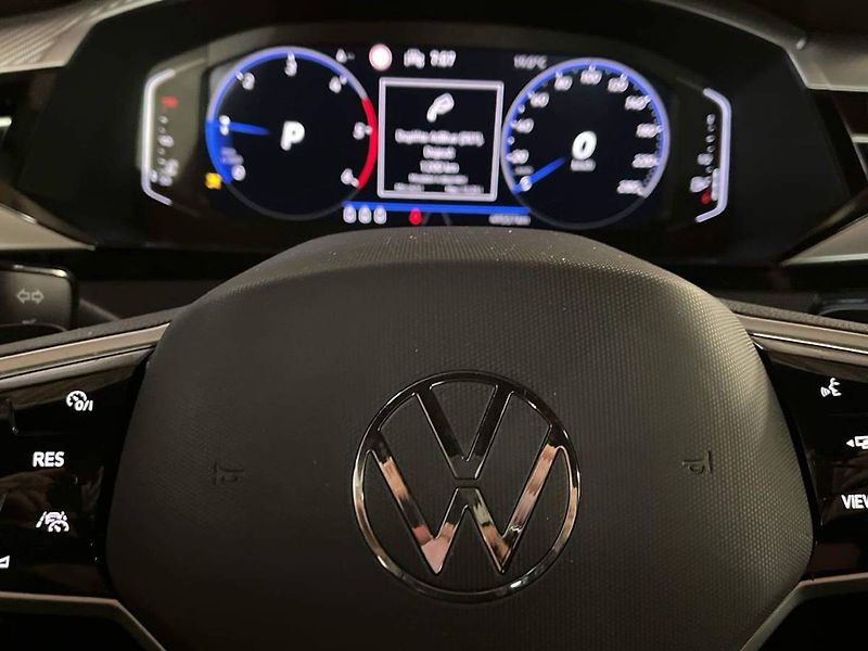 Volkswagen Arteon (2023) R-Line 2.0 TDI DSG - fotka 17 z 20