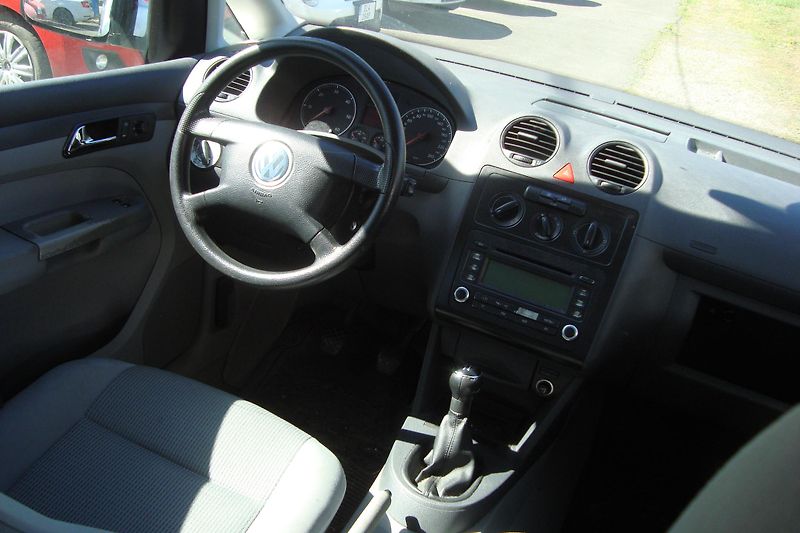 Volkswagen Caddy (2006) LIFE 1.9 TDi, STK+ME 5/2027 - fotka 31 z 52