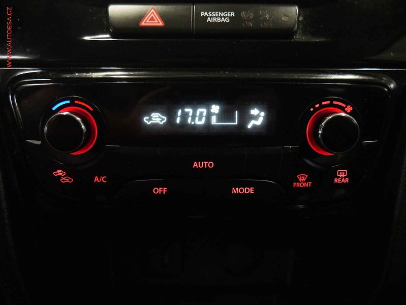 Suzuki Vitara (2016) 1.6 DDIS, Navi, AC - fotka 16 z 20