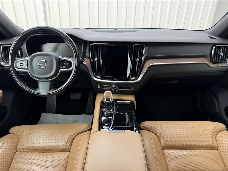 Volvo V60 2,0 T6 AWD Inscription DPH ČR - fotka 24 z 50