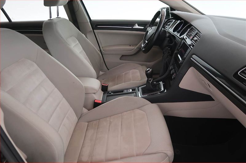 Volkswagen Golf (2014) Highline 1.4 TSI, Serv.kniha - fotka 9 z 16