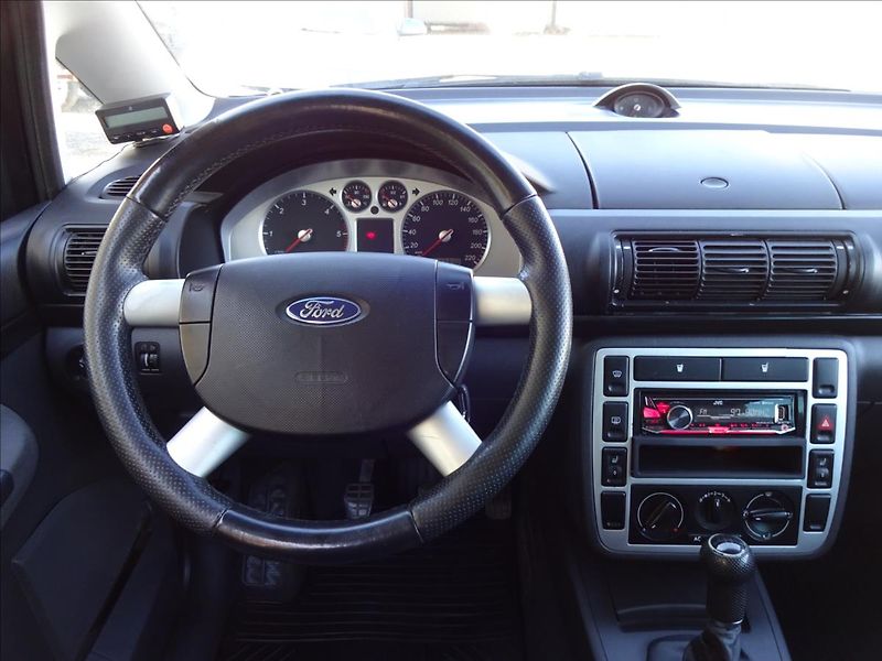 Ford Galaxy 1,9 TDI 85 kW 7.MÍST - fotka 32 z 40
