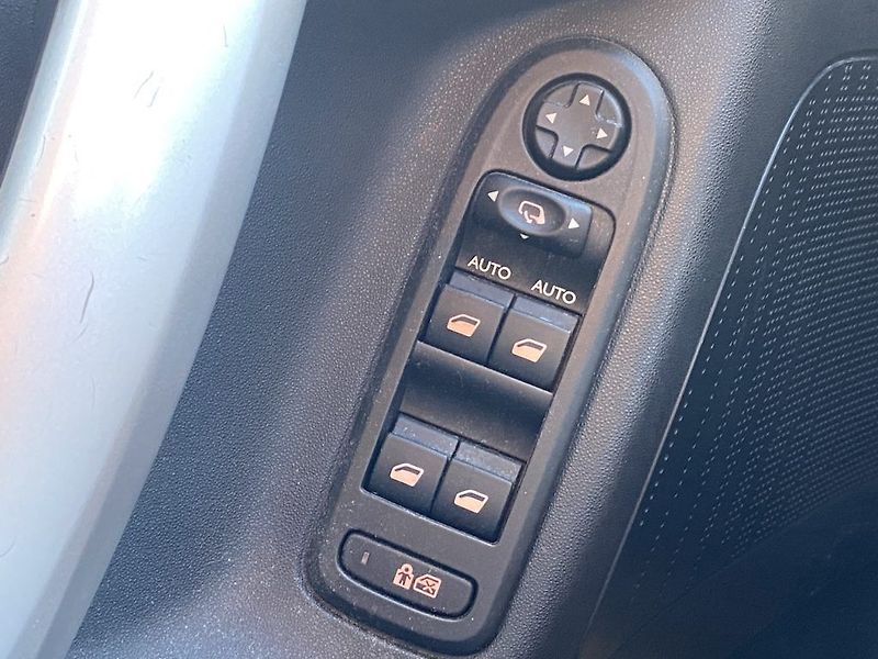 Citroën C3 1.4i, ČR, 2x kola, klima - fotka 13 z 13