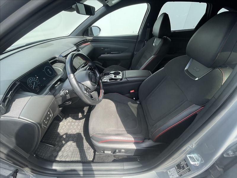 Hyundai Tucson 1,6 T-GDI HEV 4x4 A6 N LineSty - fotka 4 z 23