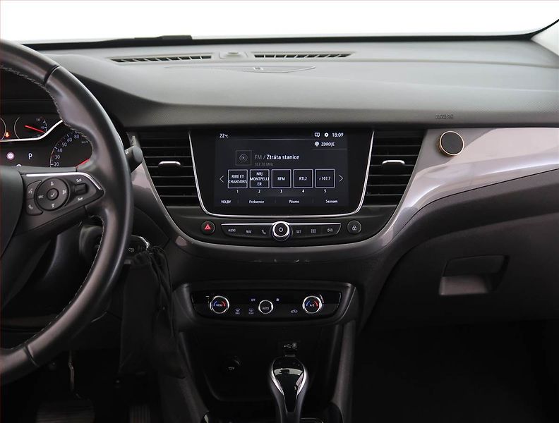 Opel Crossland X (2023) Elegance 1.2 Turbo, Automat - fotka 12 z 25