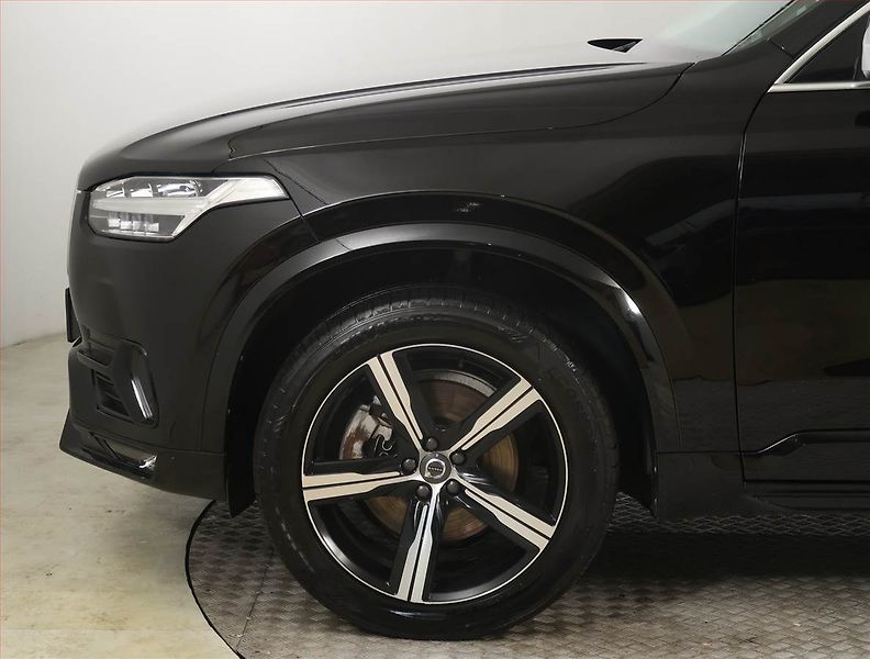 Volvo XC90 (2018) R-Design D5 AWD - fotka 15 z 23