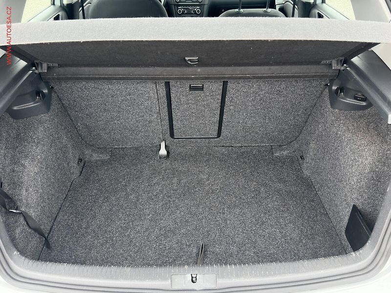 Volkswagen Golf (2012) 1.2TSI, ČR, servis.kniha - fotka 7 z 17
