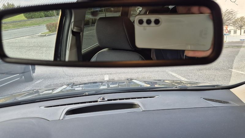 Ford Kuga (2011) 2.0 TDCi 4x4 Titanium, ČR - fotka 19 z 52