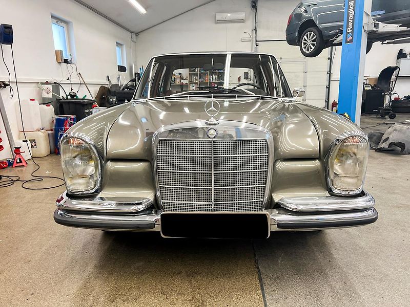 Mercedes-Benz Ostatní 250 SE 2.5 benzín 110kW - fotka 2 z 15