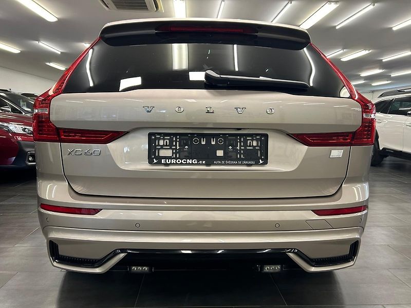 Volvo XC60 (2023) T8 AWD Ultimate+ DARK záruka - fotka 5 z 31
