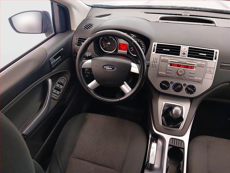 Ford Kuga (2012) 2.0 TDCi - fotka 7 z 16