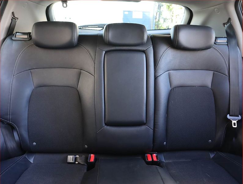 Kia Sportage (2012) 2.0 CRDi, Navi, Tempomat - fotka 10 z 17