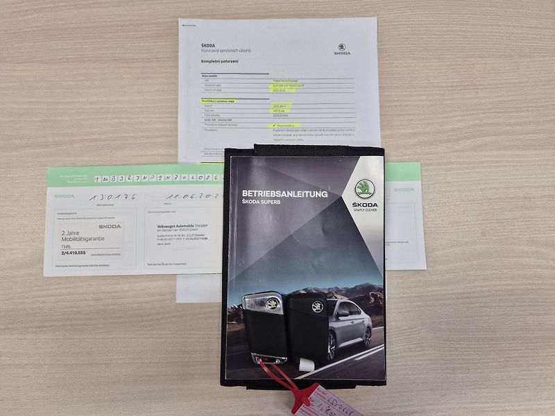 Škoda Superb Combi 2,0TDi 147kw DSG 17ALU - fotka 19 z 41