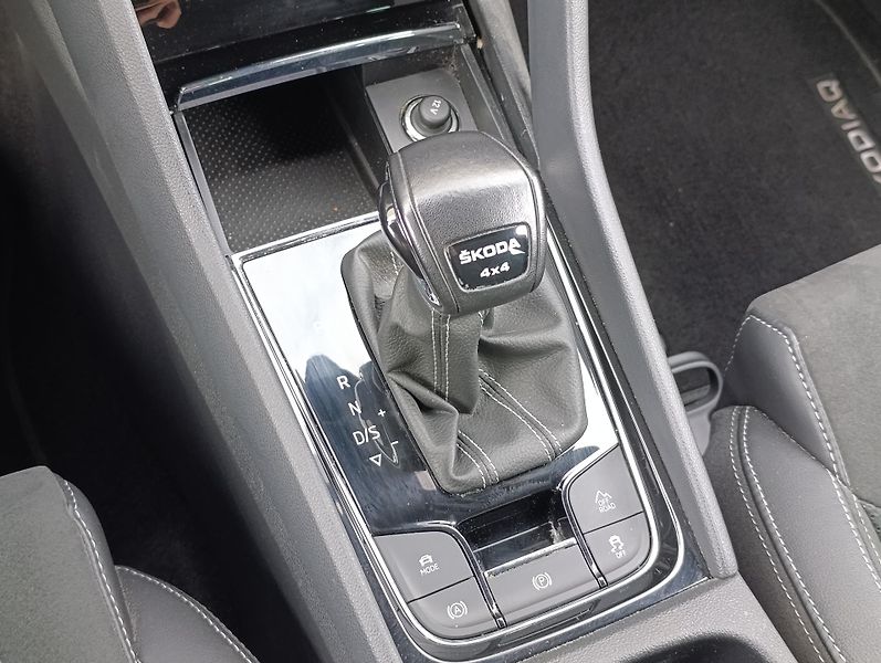 Škoda Kodiaq 2.0TDI 4X4 SPORTLINE 1.MAJ ČR  - fotka 28 z 34