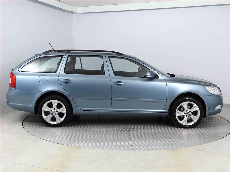 Škoda Octavia (2011) 1.8 TSI, 4X4, Serv.kniha - fotka 6 z 16