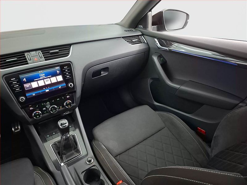 Škoda Octavia (2018) RS 2.0 TDI, Tempomat - fotka 8 z 17