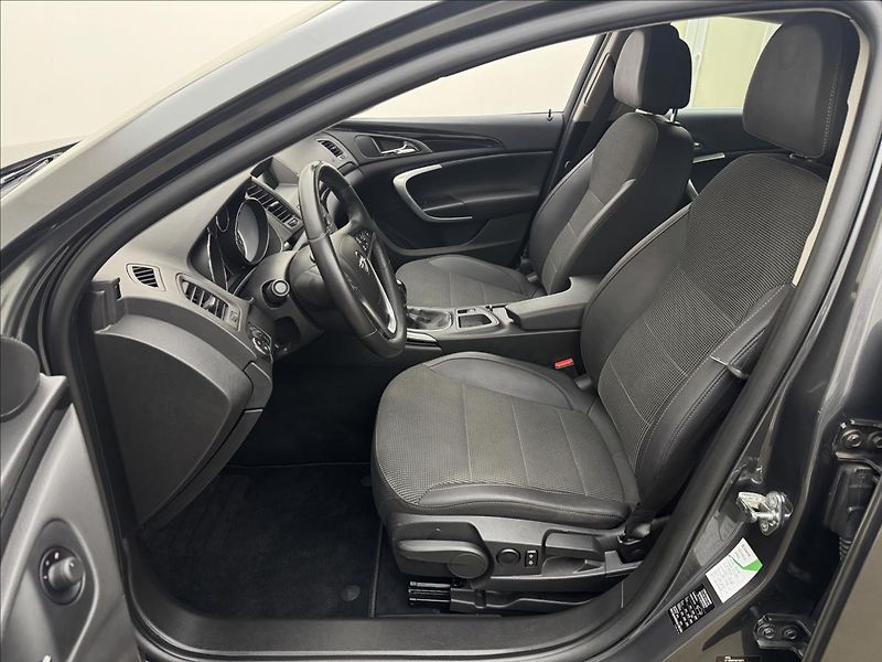 Opel Insignia 2,0 CDTi LED VÝHŘEV 2XKOLA ČR - fotka 27 z 33