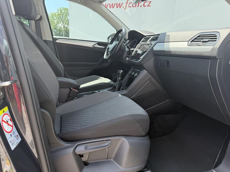 Volkswagen Tiguan (2019) 1.5 TSI 110kW ser. historie - fotka 15 z 31