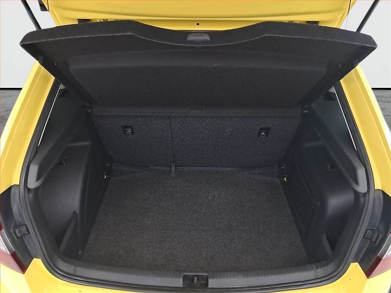 Škoda Rapid (2014) Spaceback 1.2 TSI, Xenony - fotka 13 z 18