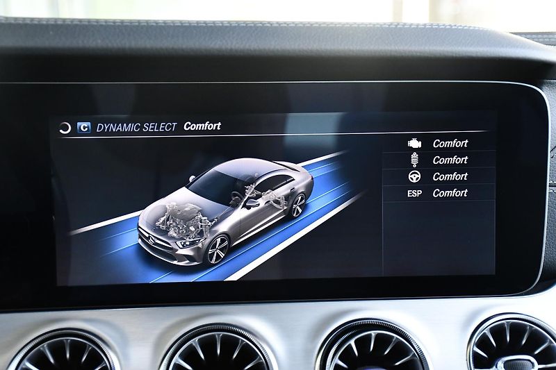 Mercedes-Benz CLS 350D AMG 4MATIC - fotka 29 z 43
