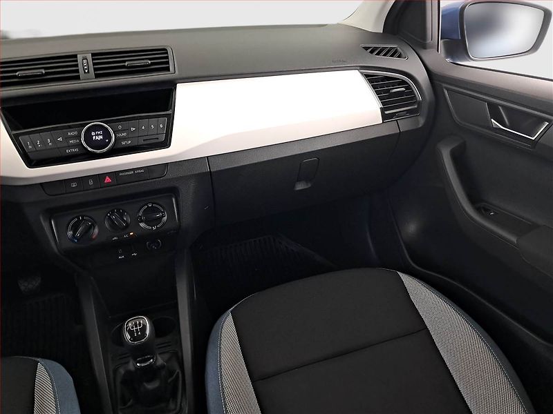Škoda Fabia (2015) Ambition 1.2 TSI, ČR,1.maj - fotka 8 z 14