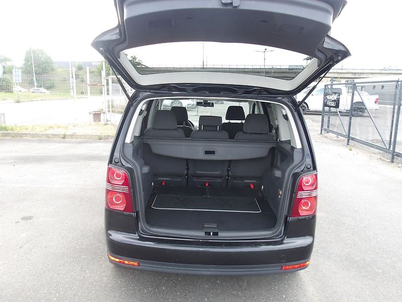 Volkswagen Touran 1,6i 75kW ! KRASAVEC !!! - fotka 15 z 26