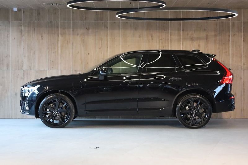 Volvo XC60 T8 PLUS Black Edition, 360°,HK - fotka 3 z 34