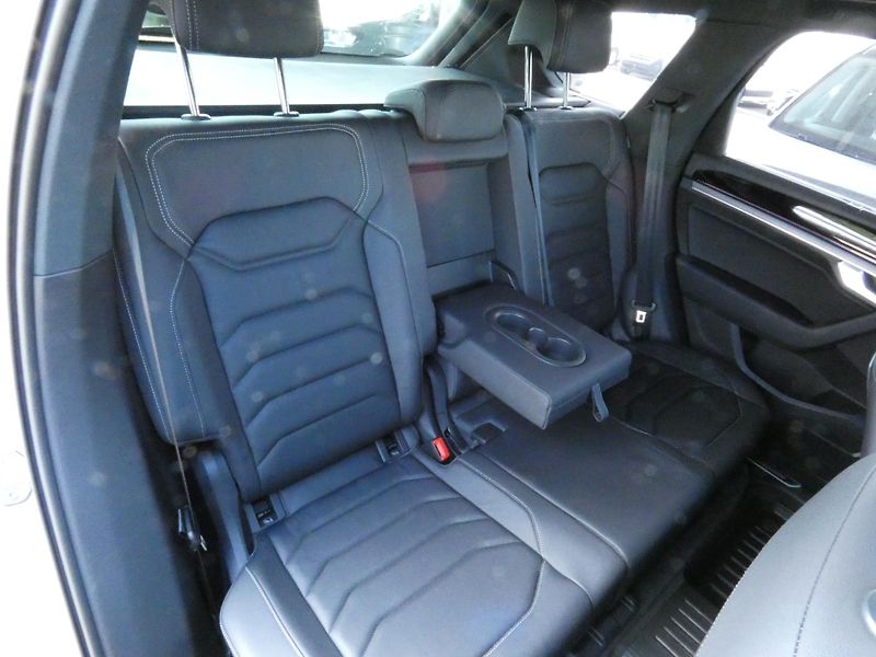Volkswagen Touareg (2024) R-Line 3.0 TDI - NEZ.TOPENÍ - fotka 26 z 30