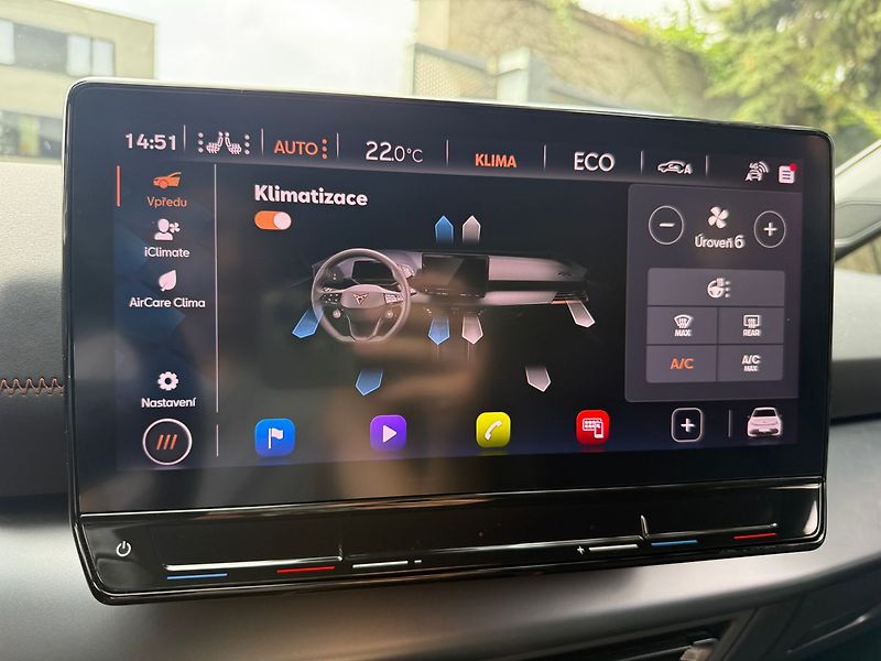 Cupra Born 62 kWh / HUD REZERVACE - fotka 18 z 40