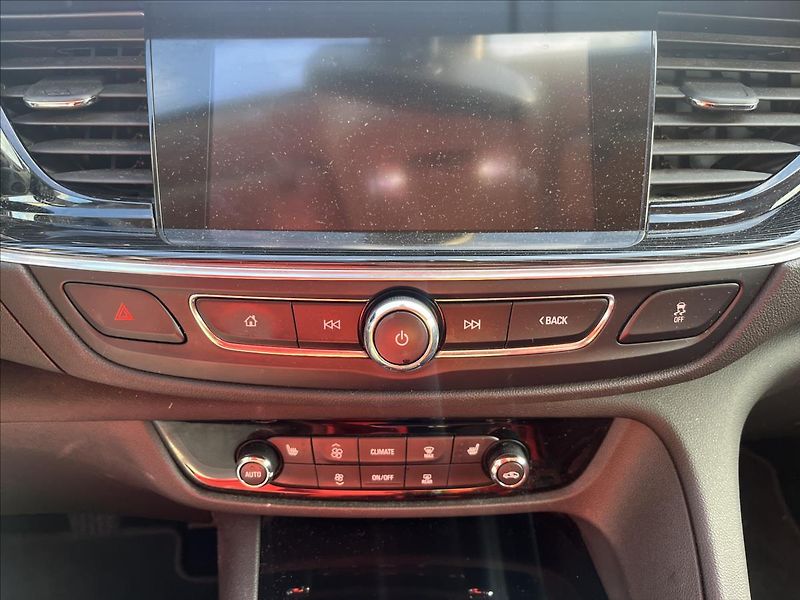 Opel Insignia 1,6 CDTi 100kW SPORTS TOURER - fotka 16 z 43