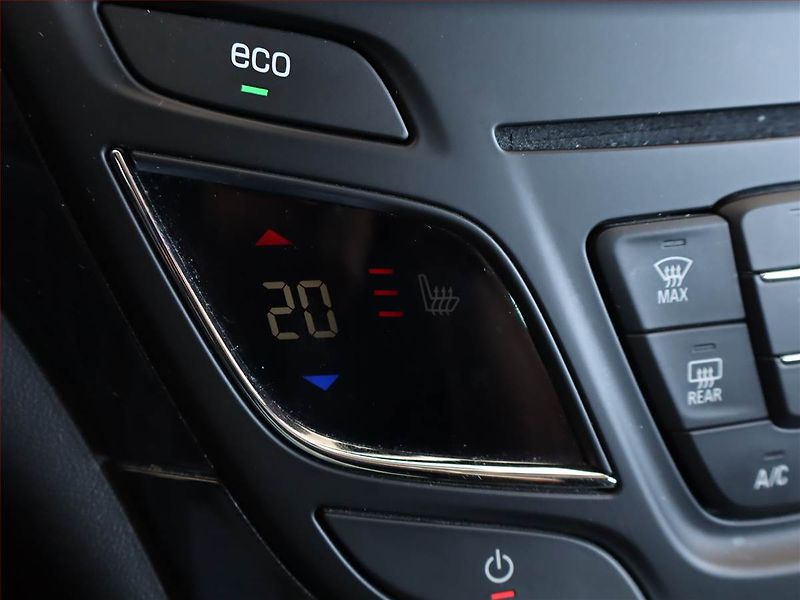 Peugeot 2008 (2021) Allure 1.2 PureTech, Automat - fotka 20 z 23