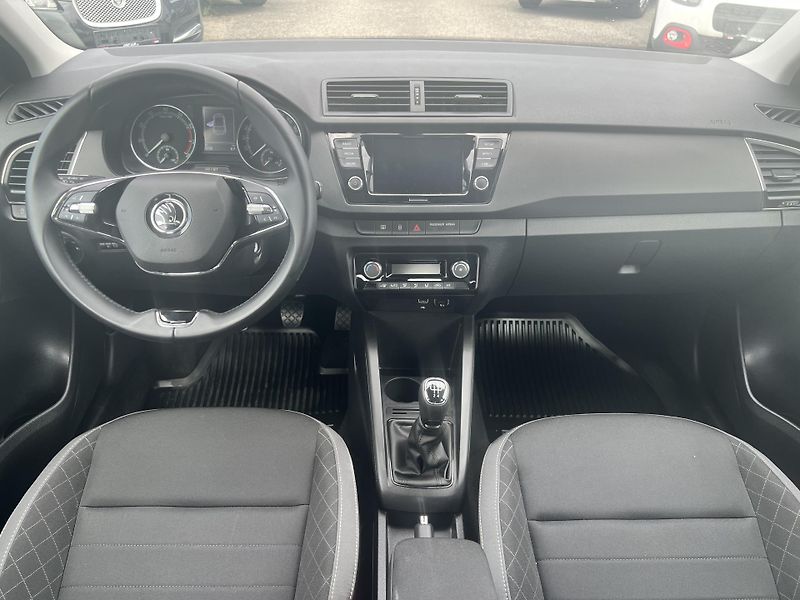 Škoda Fabia 1.0TSi 70kw KAMERA TEMPOMAT - fotka 18 z 43